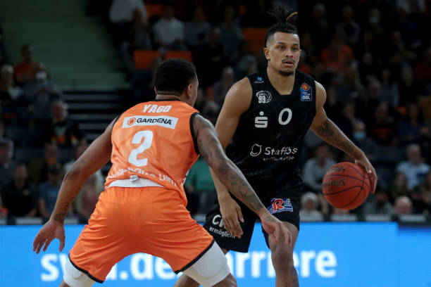 强的控场能 强的控场能