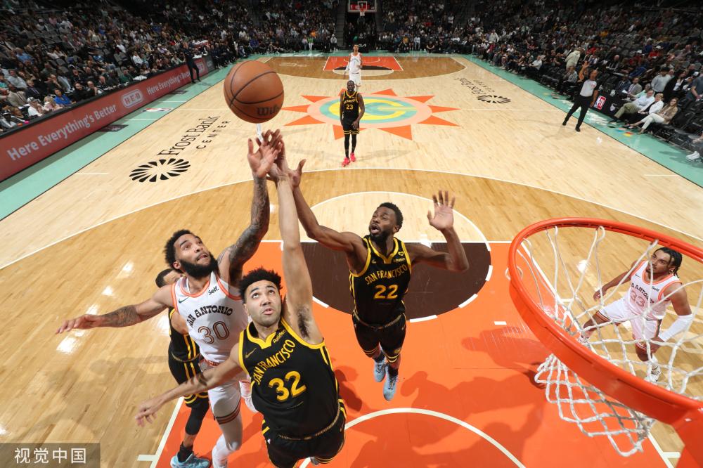 由于拜仁慕 由于拜仁慕